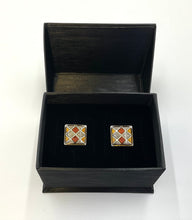 Load image into Gallery viewer, Metallic Diamond Pattern Cufflink