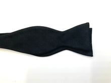 Load image into Gallery viewer, Bruno Piatelli Black Bow Ties