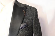 Load image into Gallery viewer, Tallia Black and Gold Dinner Jacket