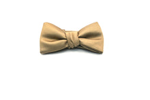 Load image into Gallery viewer, Solid Pre-Tied Bowties