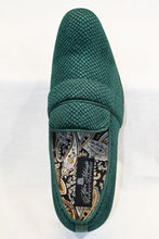 Load image into Gallery viewer, Green Velvet Shoe