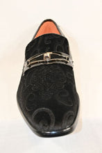 Load image into Gallery viewer, Black Velvet Scroll Shoe