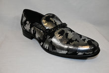 Load image into Gallery viewer, Silver and Black Camo Shoe